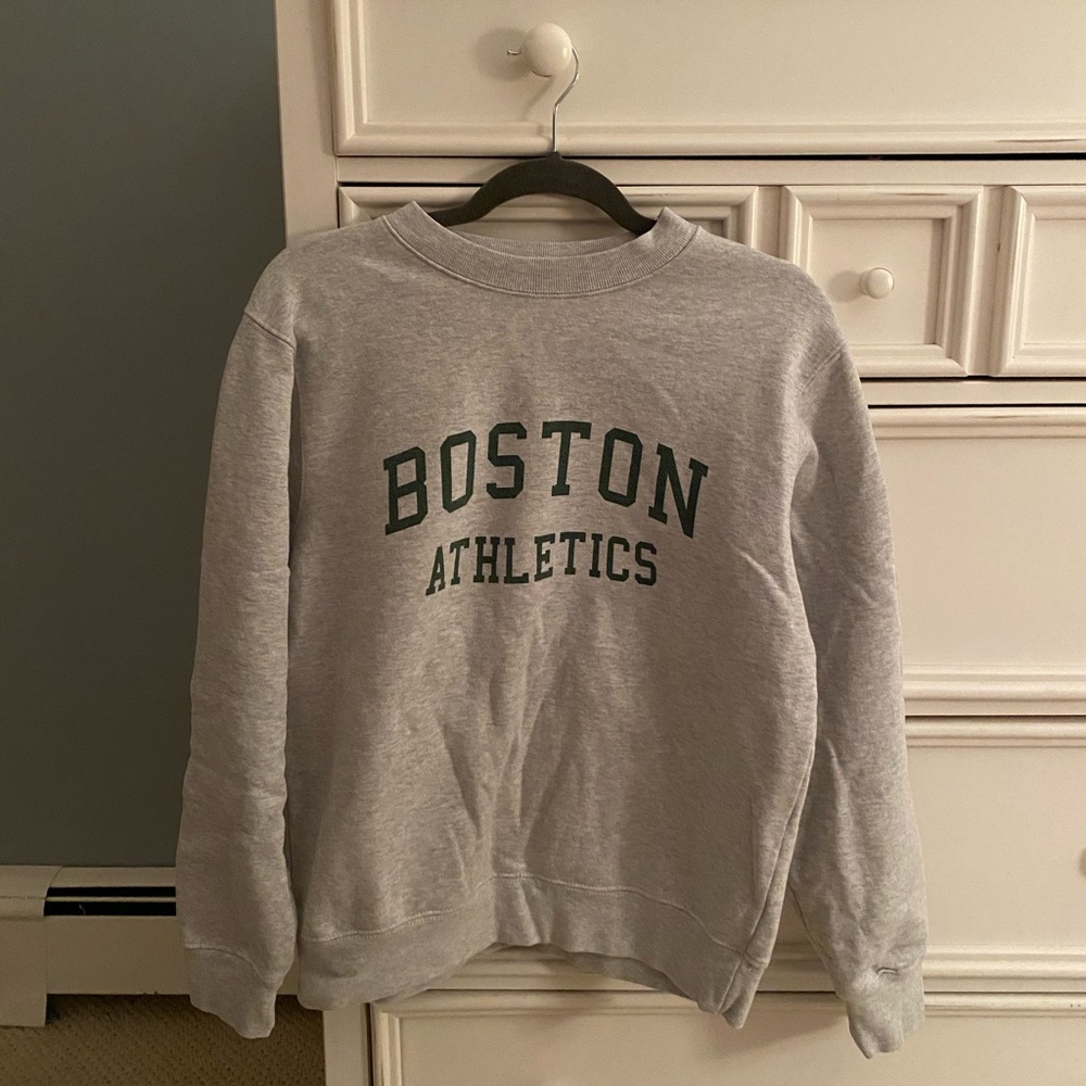 COPY - Brandy Melville crewneck